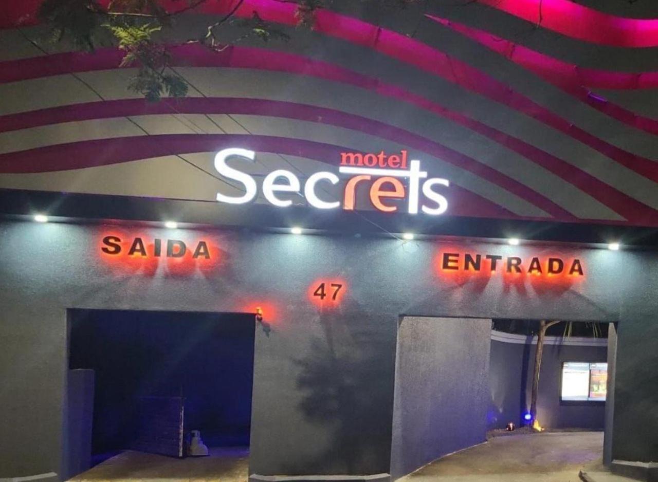 Motel Secrets — Photos 1
